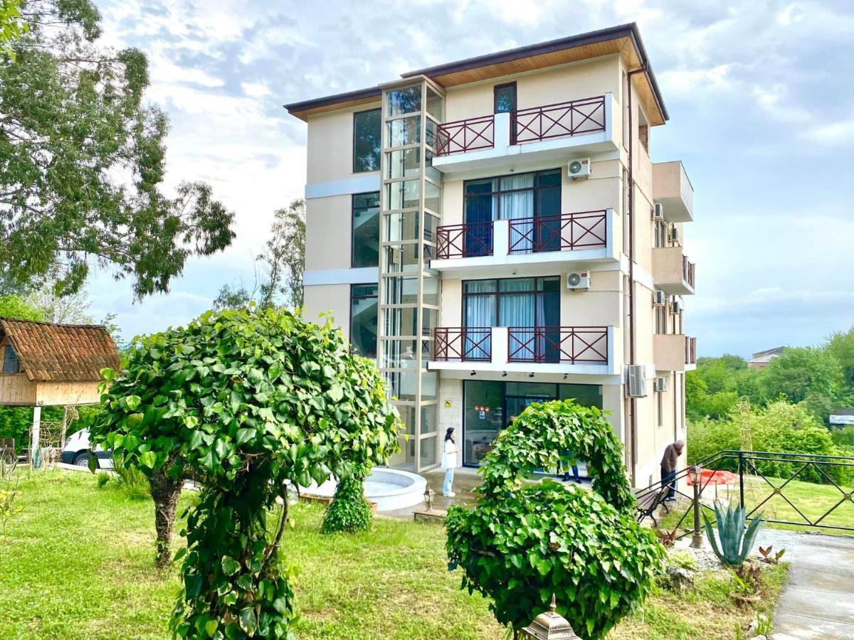 Vita Gardenia Hotel Tsqaltubo Exterior photo